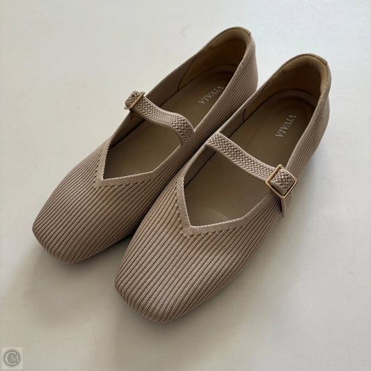 Shoes Flats By Vivaia In Beige, Size: 9