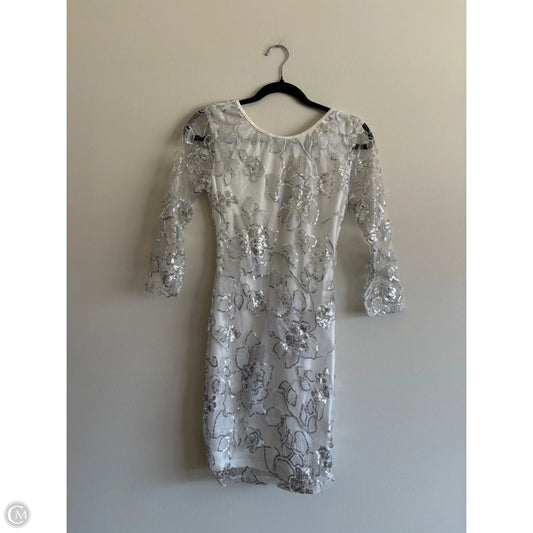 Dress Party Short By CRYSTAL DOLL In Silver & White, Size: M