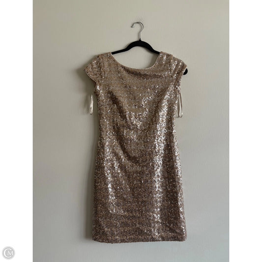 Dress Party Short By White House Black Market In Cream, Size: Xxs