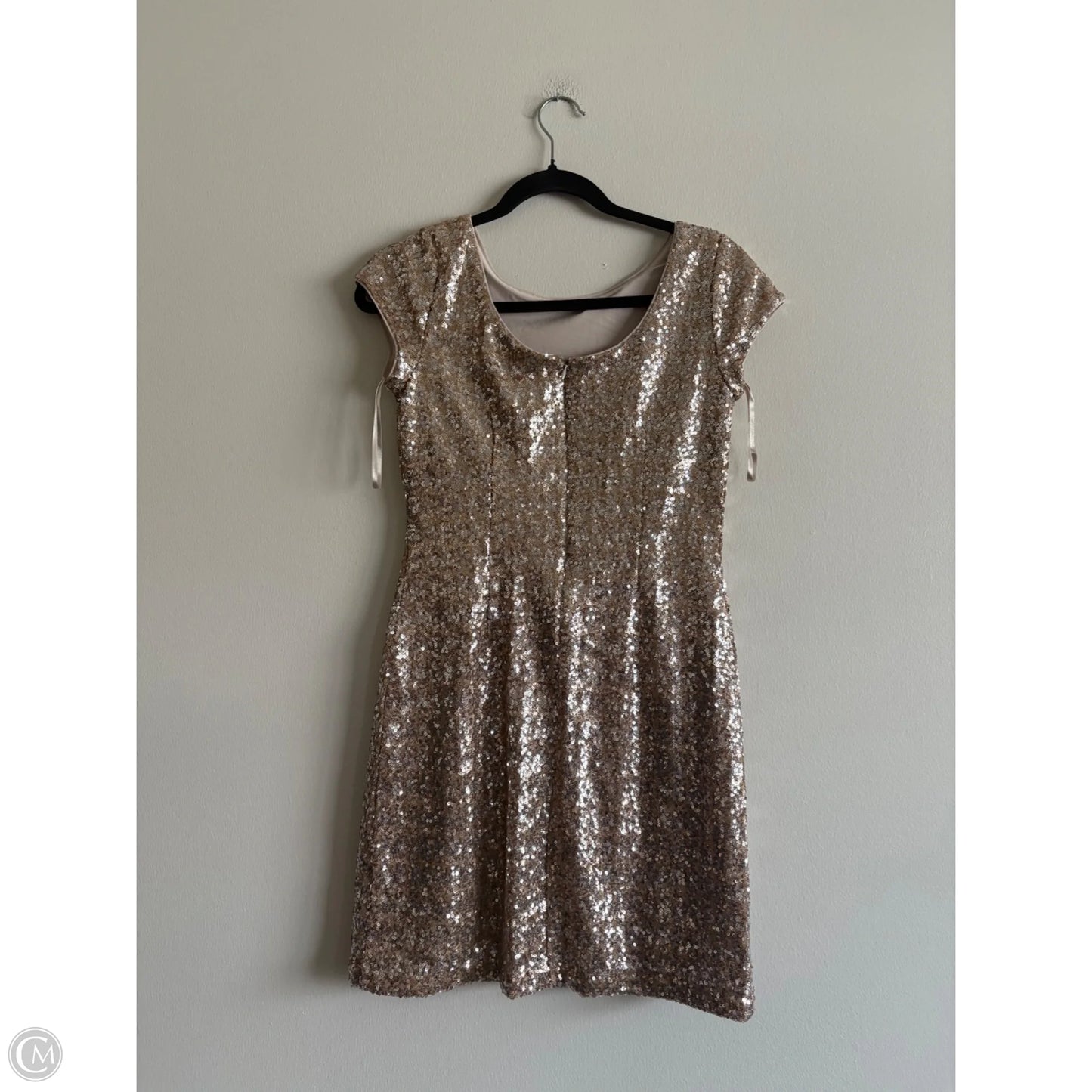 Dress Party Short By White House Black Market In Cream, Size: Xxs