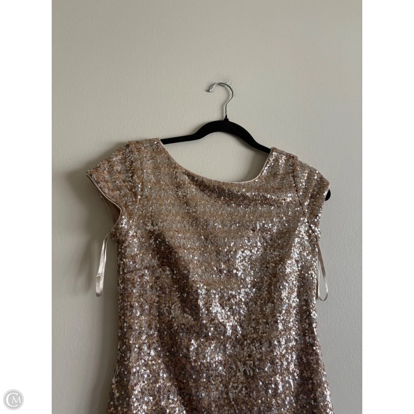 Dress Party Short By White House Black Market In Cream, Size: Xxs