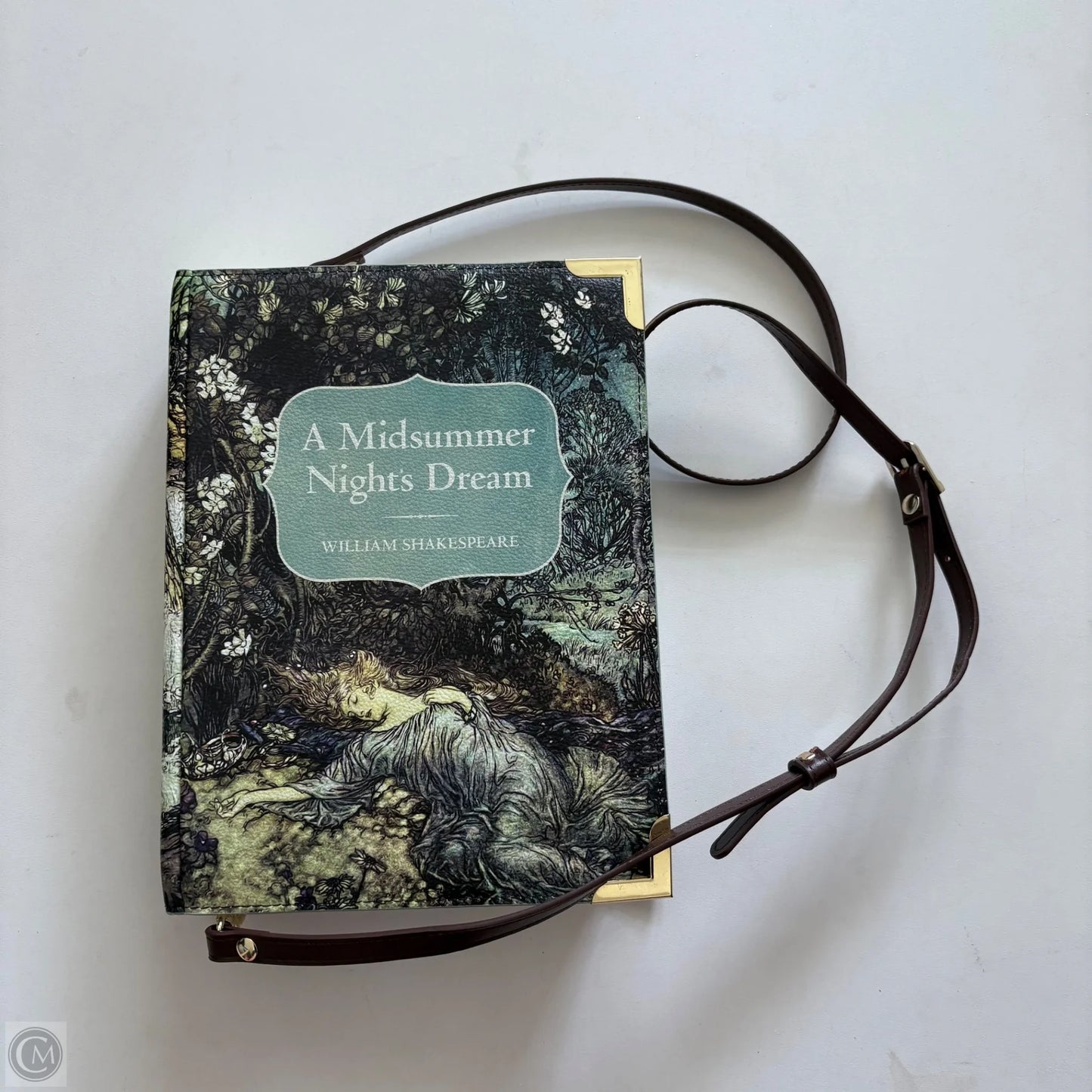 Crossbody By well read, Size: Large