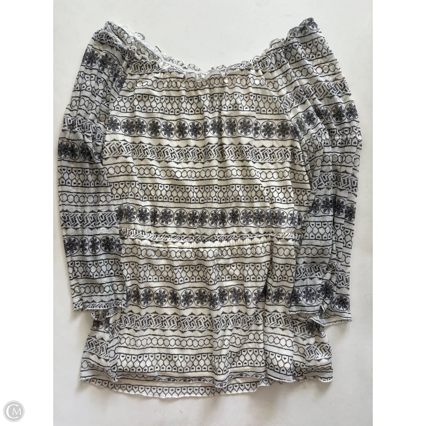 Top Long Sleeve By Cato In White, Size: L
