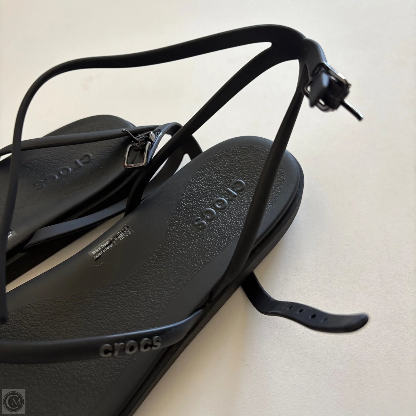 Sandals Flats By Crocs In Black, Size: 10