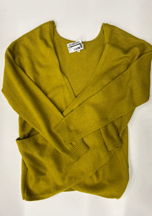 Sweater By Bke  Size: L