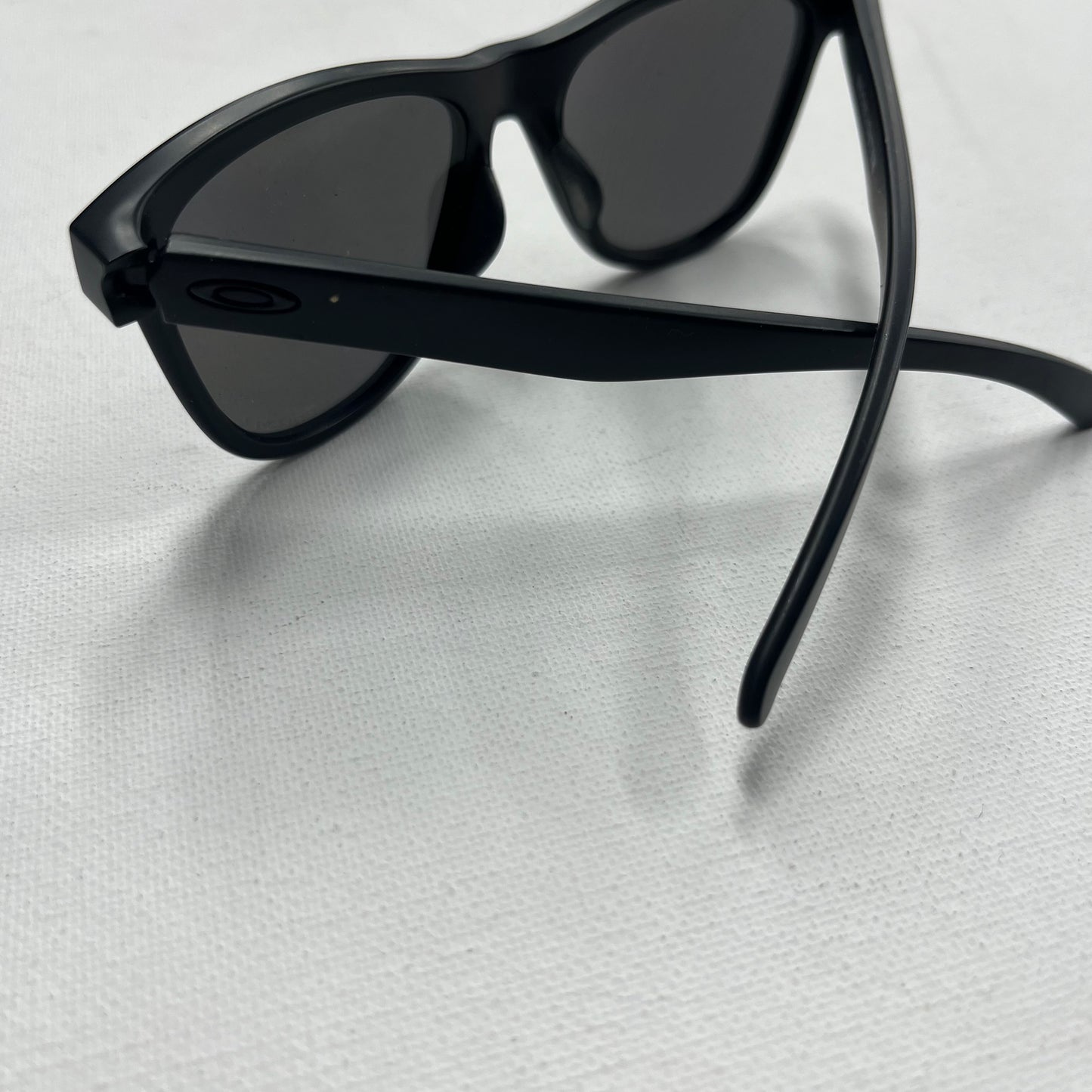 Sunglasses By Oakley  Size: 01 Piece